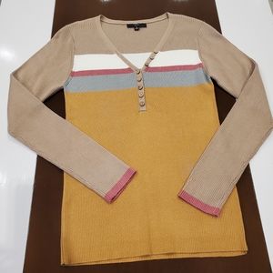 EUC-Soft Knit V-Neck Sweater!!🌼🌿🌼🌿